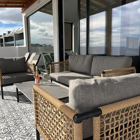 Ocean View By Charmes Penthouse Apartman